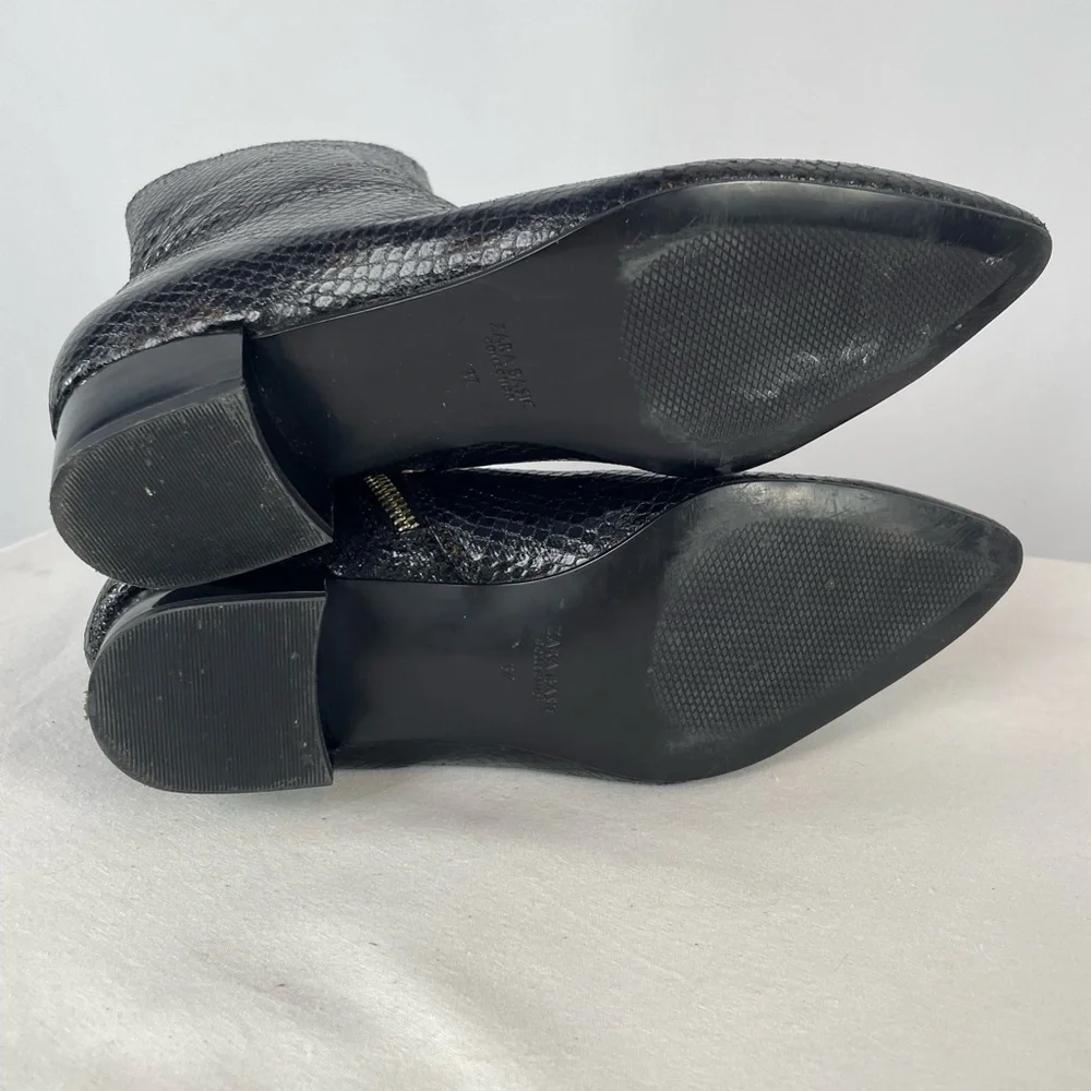 Zara‎ Snakeskin Embossed Leather Pointed Toe Booties in Black Size 6.5 or 37